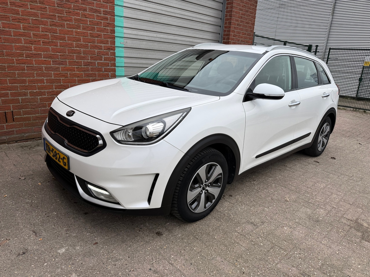 Kia Niro - 1.6 GDi Hybrid First Edition automaat NAV.+ Clima Bj:2016 NAP! - AutoWereld.nl