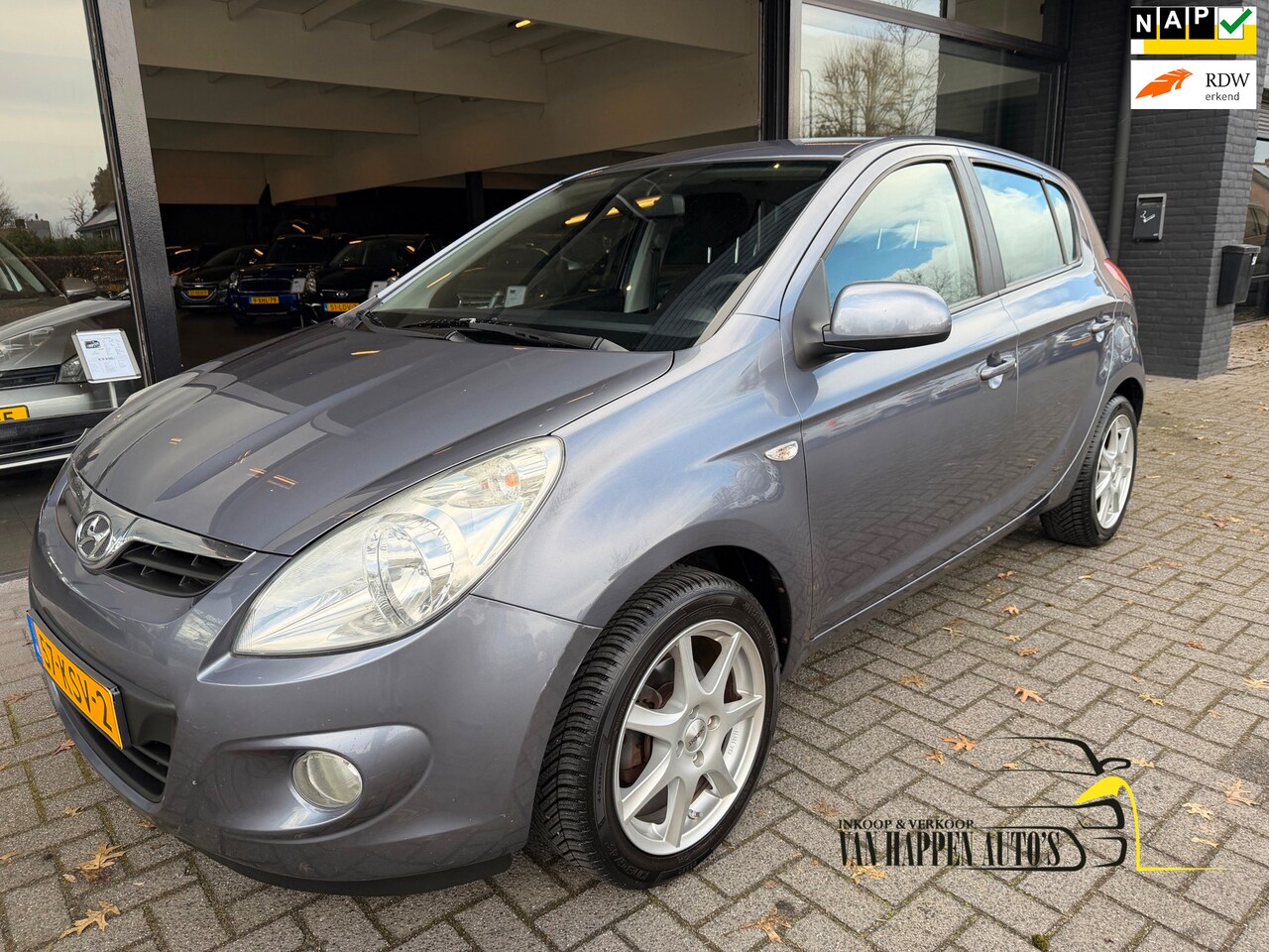 Hyundai i20 - 1.2i Business Edition / APK 2-2027 - AutoWereld.nl