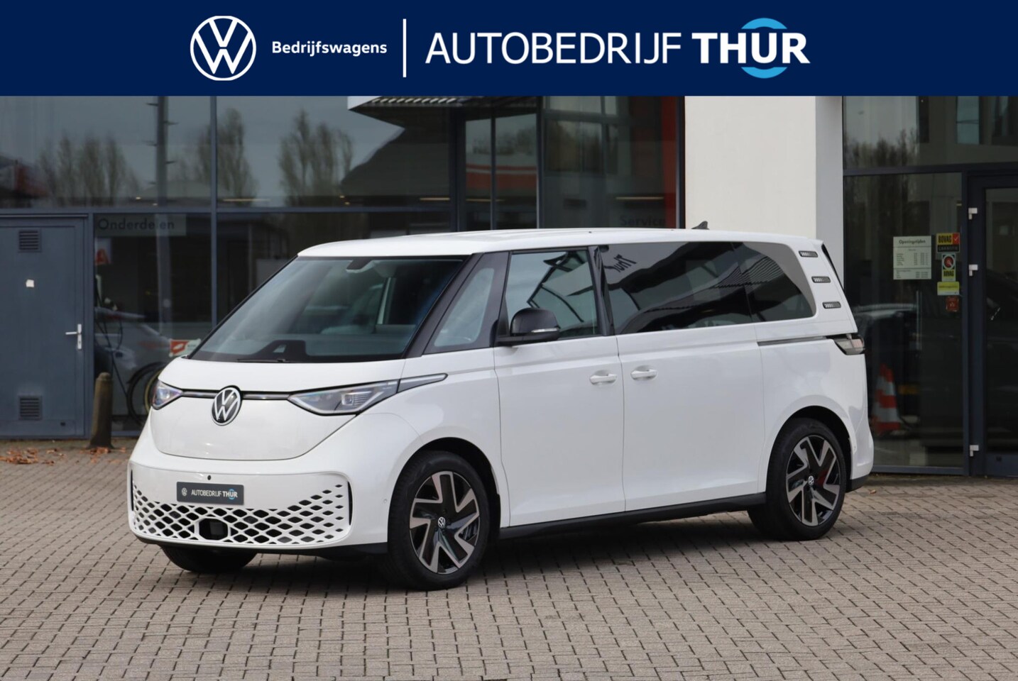 Volkswagen ID. Buzz - Pro Bulli 86 kWh LWB 7p. Pro Bulli 86 kWh LWB 7p. 286PK / 210kW, LED Matrix (IQ.Lights), rondomzicht camera (Area V - AutoWereld.nl