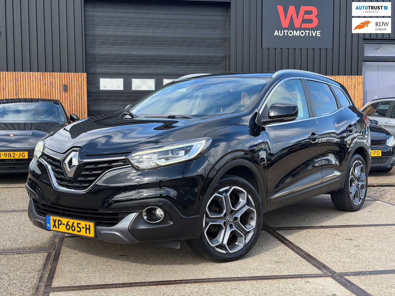 Renault Kadjar - 1.2 TCe Bose Leder Camera Trekhaak Stoelverwarming Cruise PDC 19'' wielen - AutoWereld.nl