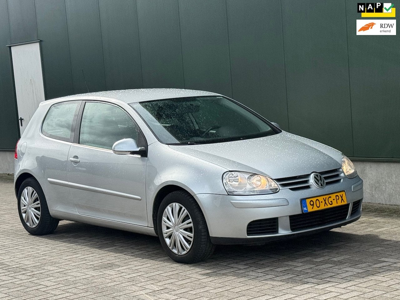 Volkswagen Golf - Zeer Nette 5 1.6 | AUTOMAAT | Weinig KM |NAP - AutoWereld.nl