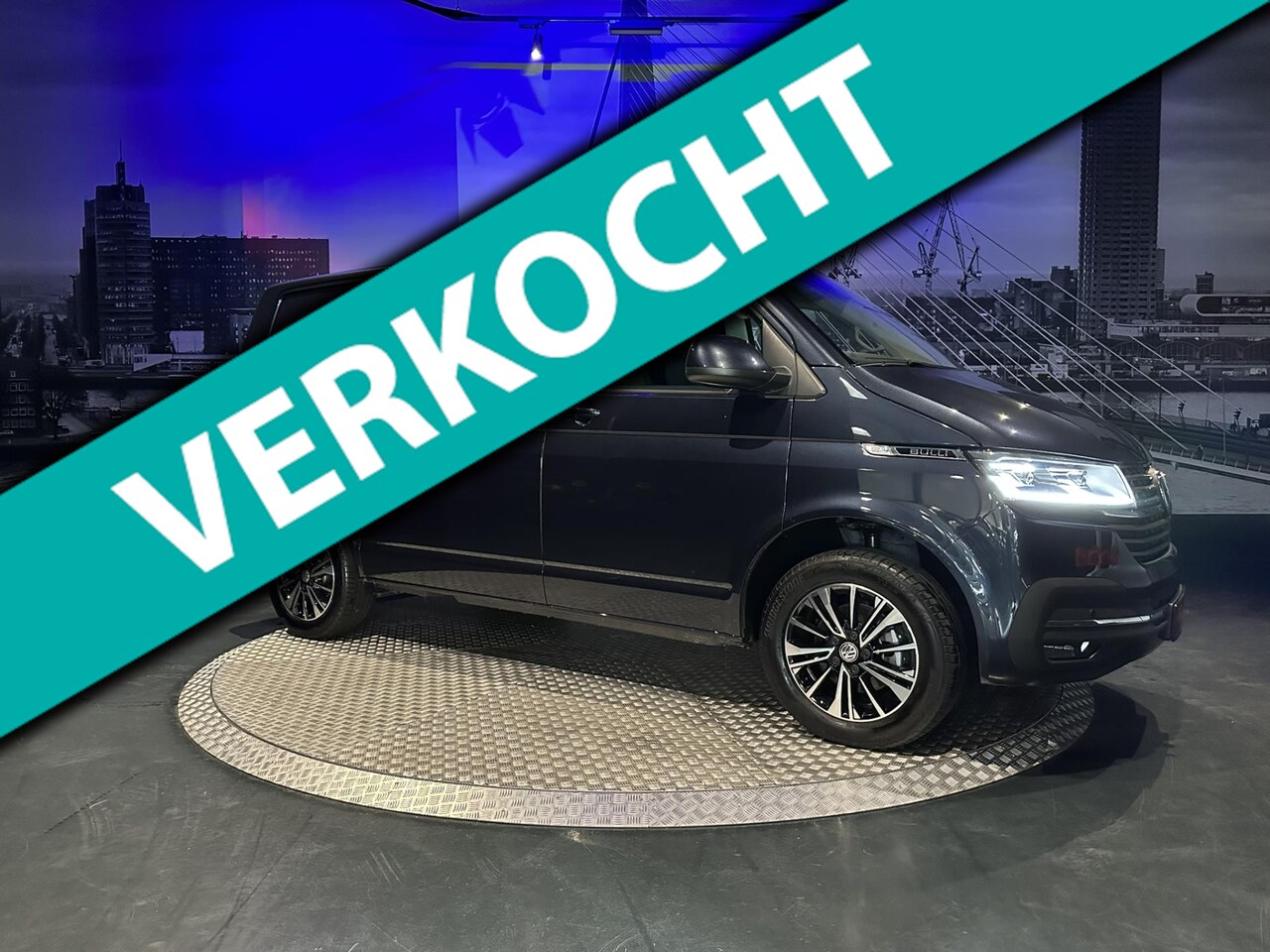 Volkswagen Transporter - 2.0 TDI L1H1 28 Bulli *2x Schuifdeur*Led*ACC* - AutoWereld.nl