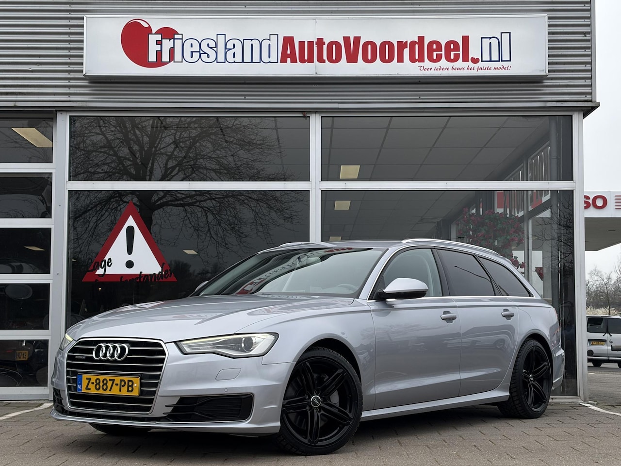Audi A6 Avant - 3.0 TDI quattro Edition V6 / PDC / Sportstoelen / Inklapbare Trekhaak / 2016 - AutoWereld.nl