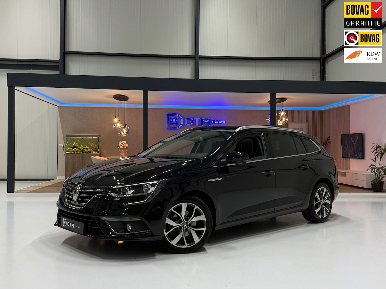 Renault Mégane Estate - 1.2 TCe Aut. Pano Navi Nap Bose Leder Led Virtual Massage Keyless - AutoWereld.nl