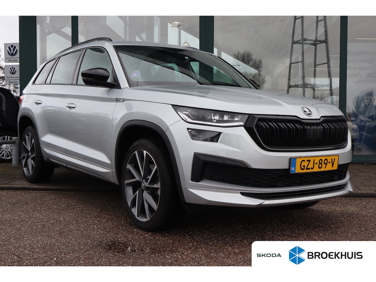Skoda Kodiaq - 1.5 TSI MHEV Sportline Business 150PK | Achteruitrijcamera | Dodehoek detectie | Keyless e - AutoWereld.nl