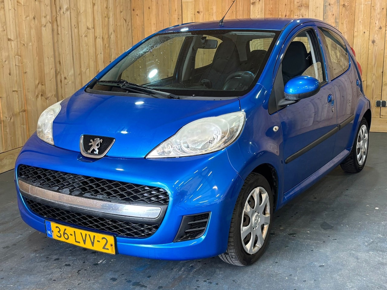 Peugeot 107 - 1.0-12V Urban Move 5-Deurs 2010 Airco - AutoWereld.nl