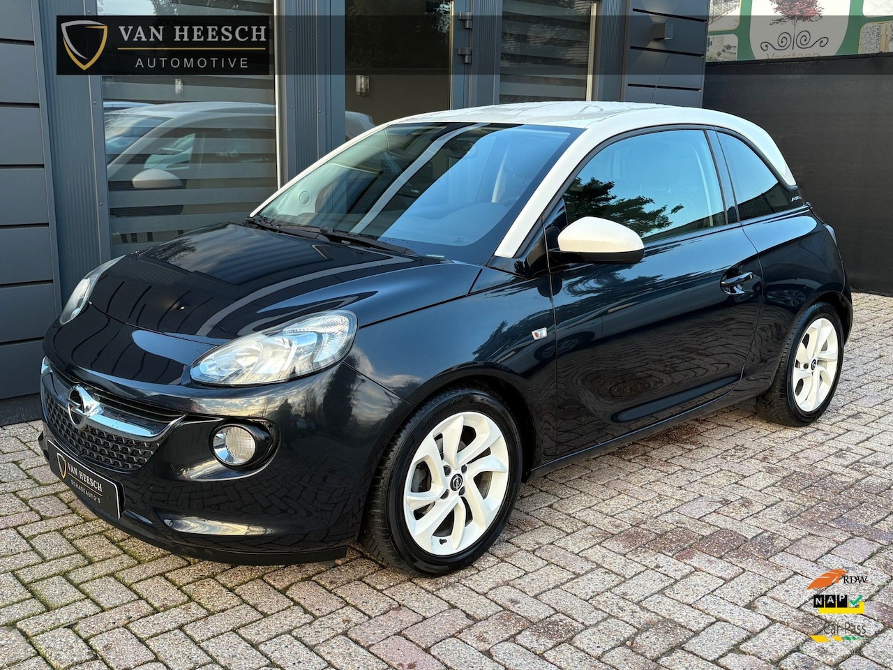 Opel ADAM - 1.2 Jam Favourite | Airco Navi Two-tone - AutoWereld.nl