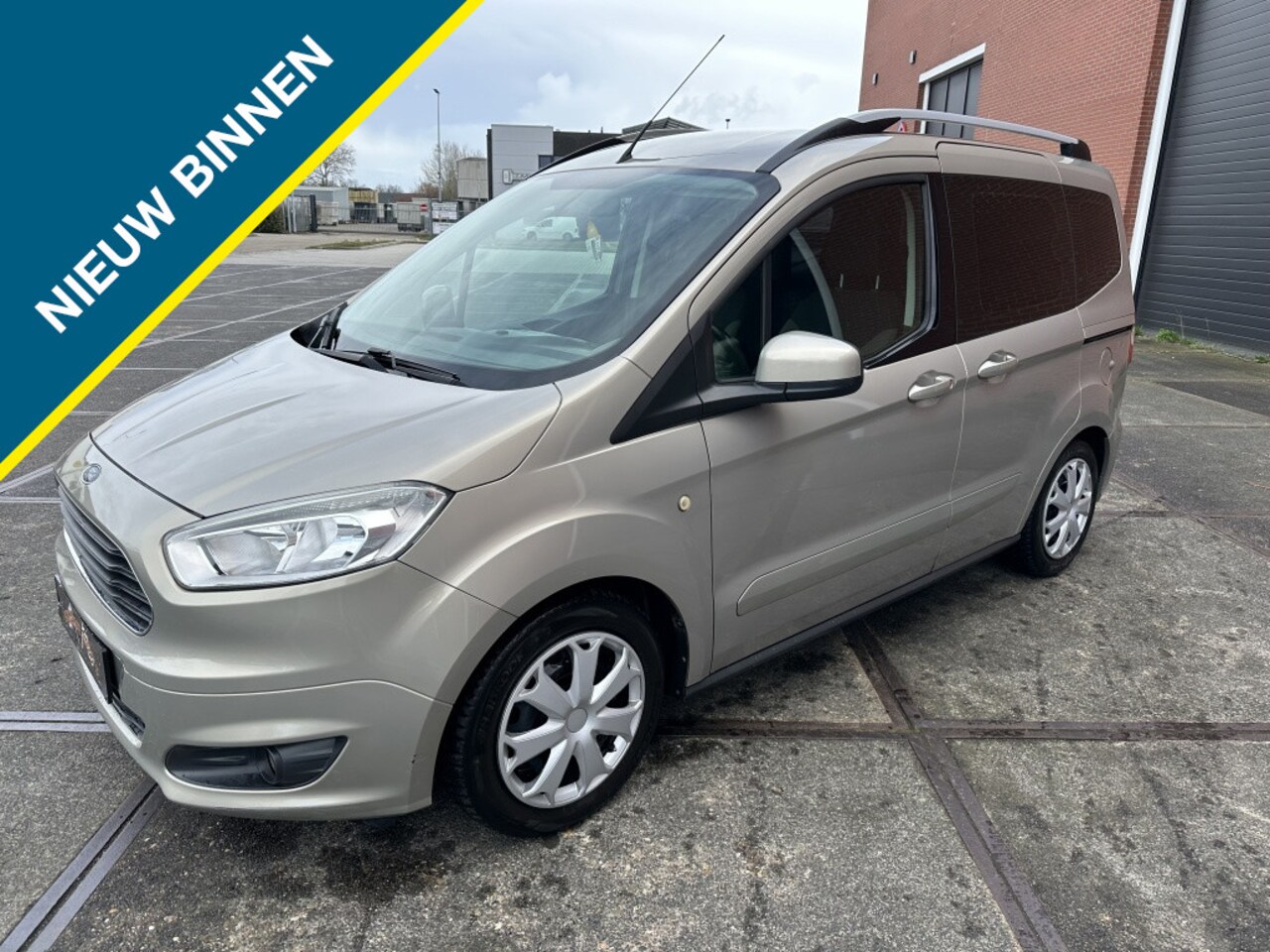 Ford Tourneo Courier - 1.0 Titanium 1.0 Titanium - AutoWereld.nl