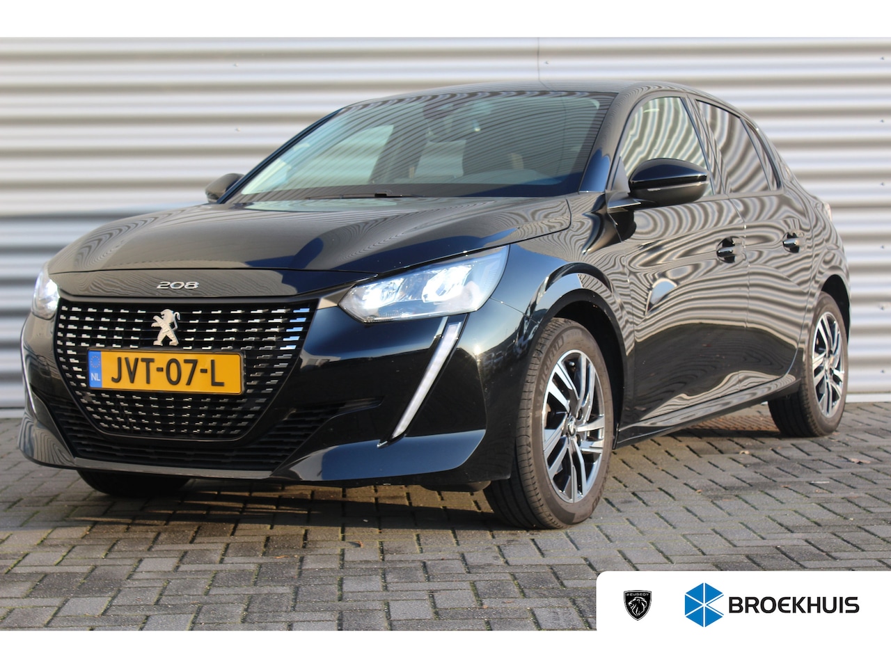 Peugeot 208 - 1.2 PURETECH 100PK ALLURE PACK / NAVI / CLIMA / LED / PDC / CAMERA / 16" LMV / WINTERPAKKE - AutoWereld.nl