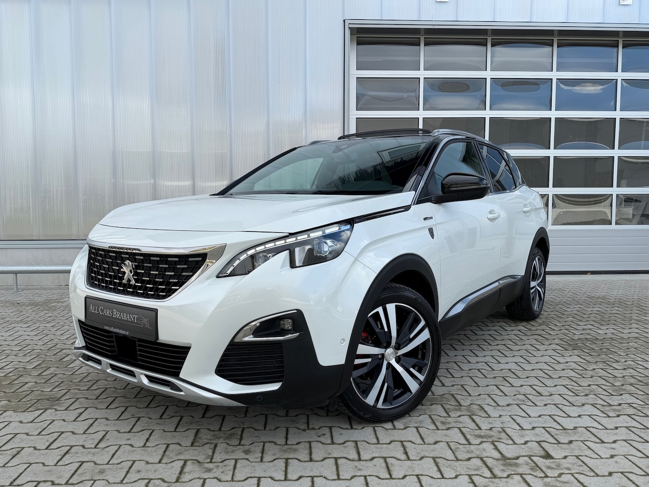 Peugeot 3008 - 1.2 PureTech GT Line / panoramadak/ led / navi /camera - AutoWereld.nl