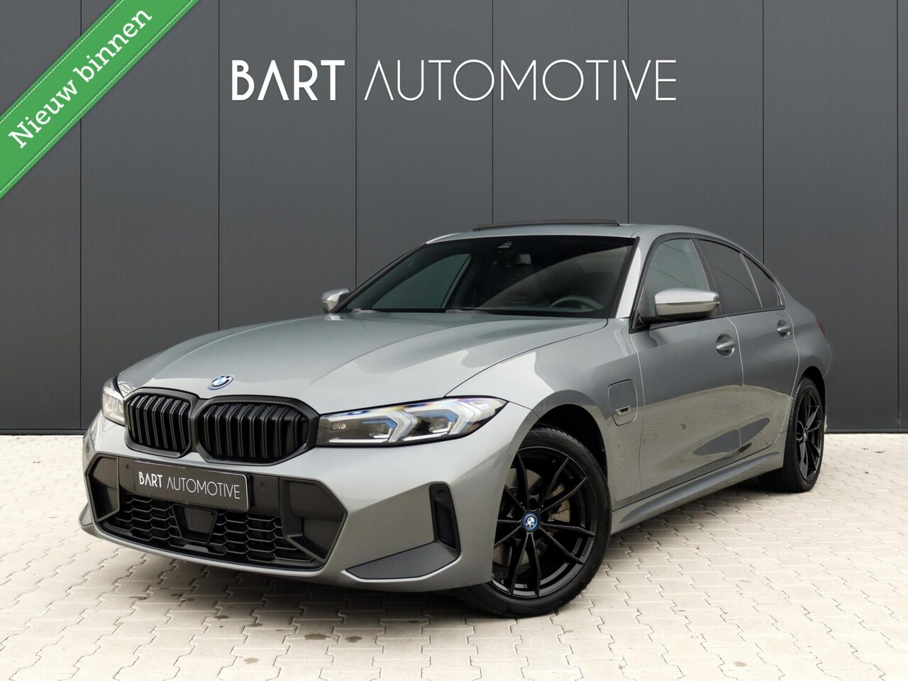 BMW 3-serie - 330e xDrive M-Sport|ACC|Pano|Laser|Kuipstoelen - AutoWereld.nl