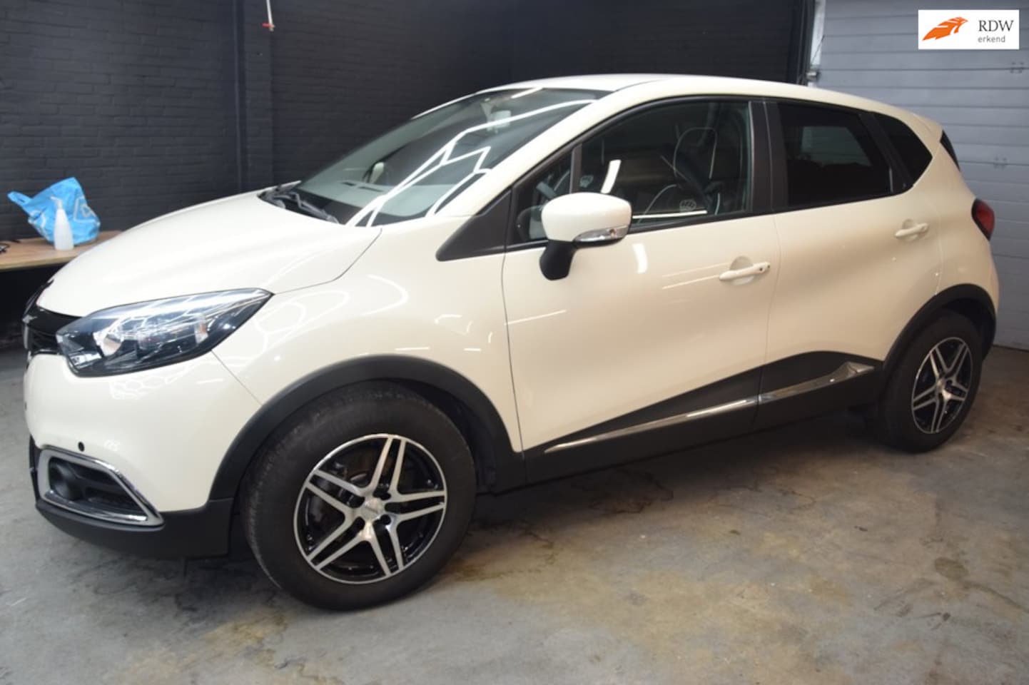 Renault Captur - 1.2 TCe Dynamique in naam van onze klant te koop hele nette capture,automaat. - AutoWereld.nl