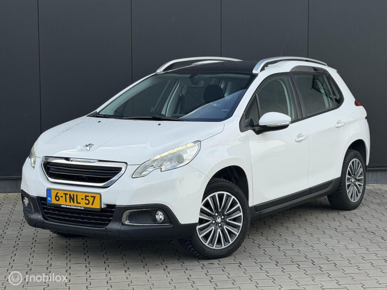 Peugeot 2008 - 1.2 82PK Active Pack Premium | CRUISE | TREKHAAK | - AutoWereld.nl