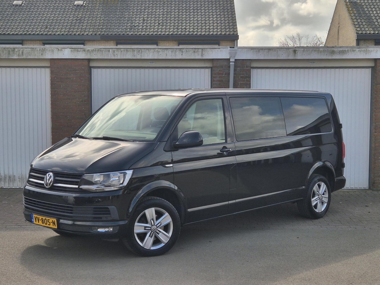 Volkswagen Transporter - 2.0 TDI L2H1 DC / Origineel NL - AutoWereld.nl