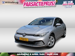 Volkswagen Golf - 1.0 TSI 110pk Life / Navigatie / Parkeersensoren / LED / Adapt cruise control / APP Connec