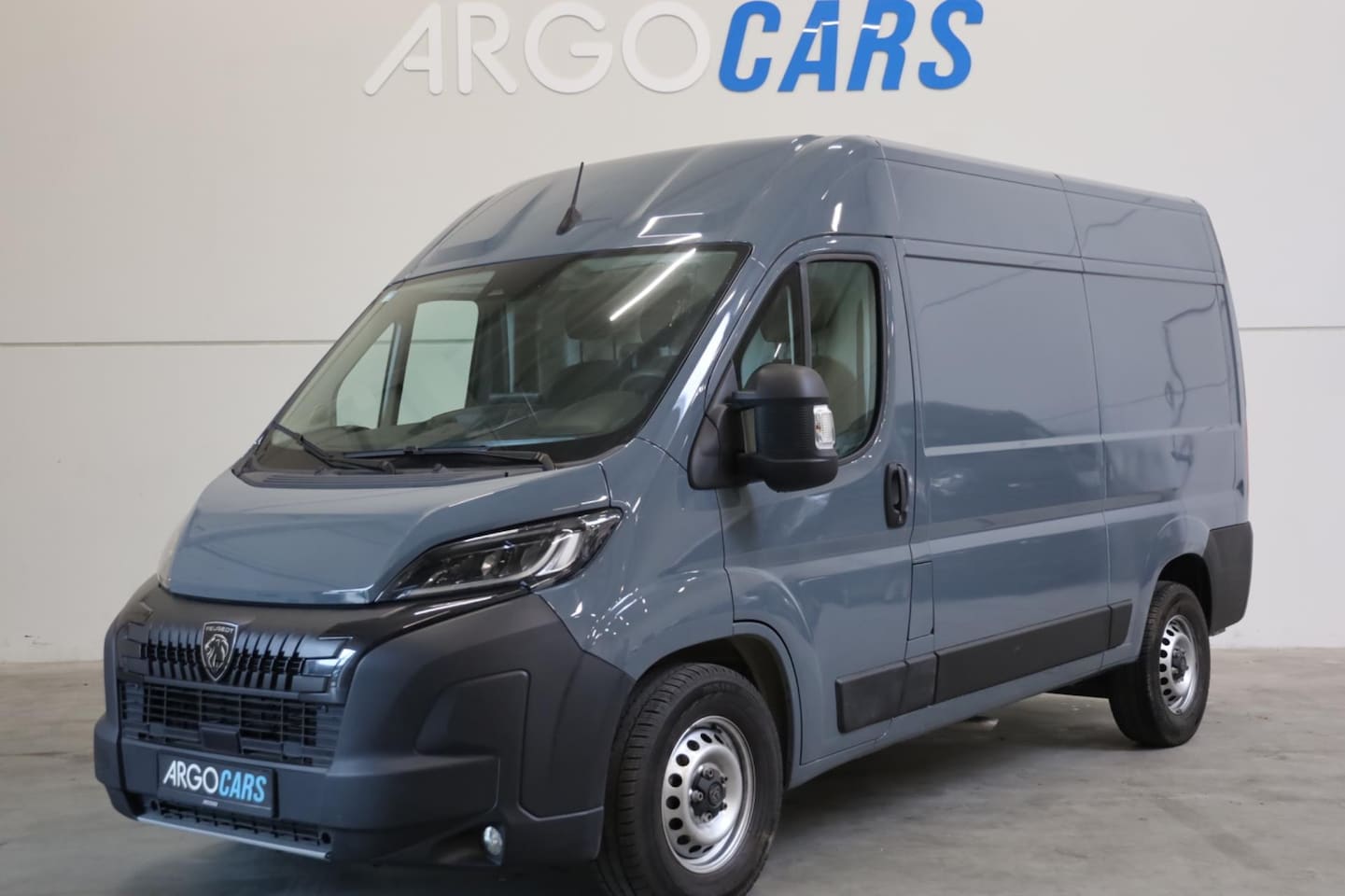 Peugeot Boxer - 2.2 BlueHDi 180PK AUTOMAAAT LED CLIMA L2/H2 3.5t PDC CRUISE CONTR LEASE v/a €177 p.m. - AutoWereld.nl