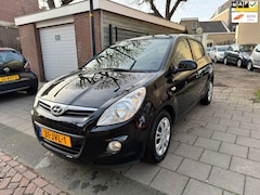 Hyundai i20 - 1.2i handgeschakeld betrouwbaar & direct rijden