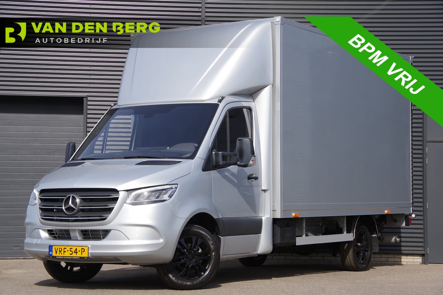 Mercedes-Benz Sprinter - 319 3.0 CDI V6 AUT. BAKWAGEN/LAADKLEP/ZIJDEUR, LED, CRUISE, CLIMA, DAB, NAVI BY APPLE CARP - AutoWereld.nl