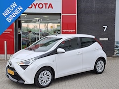 Toyota Aygo X - X-PLAY BLUETOOTH SPEEDLIMITER AIRCO EL-RAMEN NL-AUTO