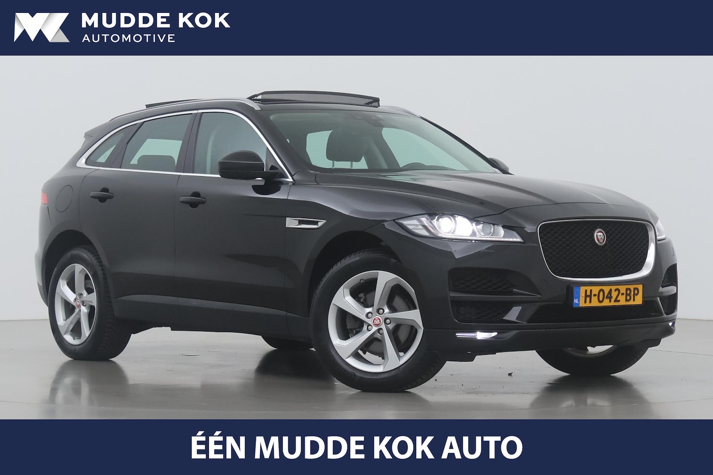 Jaguar F-Pace - 2.0t AWD Premium Edition | Panoramadak | Trekhaak | Camera | Leder | Meridian - AutoWereld.nl