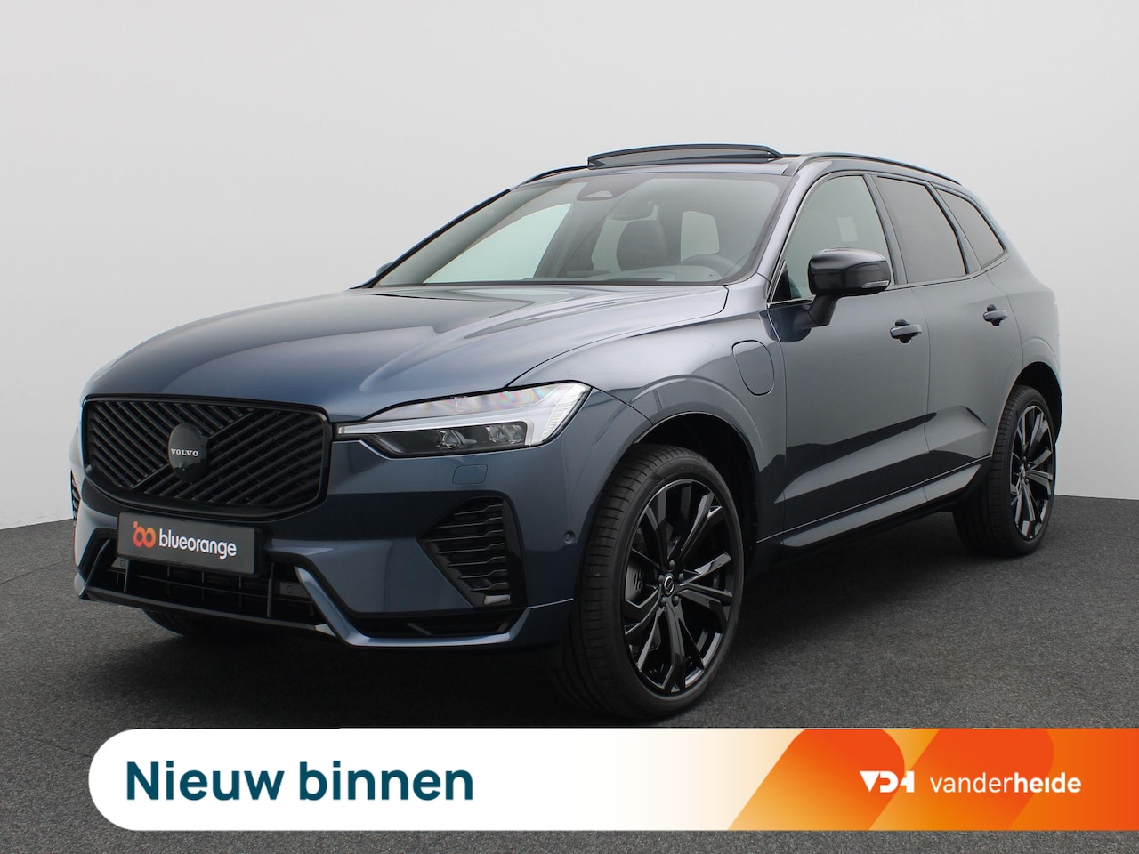 Volvo XC60 - 2.0 T6 Plug-in hybrid AWD Plus Black Edition 350PK Pano-Schuifdak, Trekhaak, 21" LM Velgen - AutoWereld.nl