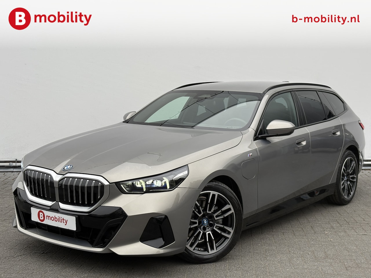 BMW 5-serie Touring - 530e High Executive M-Sport Adaptive Cruise Control | Adaptieve LED-koplamp | DAB | 360 Ca - AutoWereld.nl