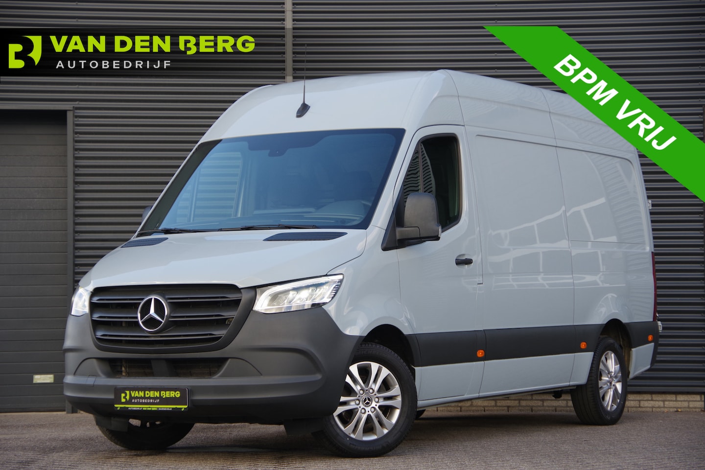 Mercedes-Benz Sprinter - 317 1.9 CDI L2H2 3-ZITS, AUT. LED, STOELVERWARMING, STANDKACHEL, GEV. STOEL, CAMERA, CRUIS - AutoWereld.nl