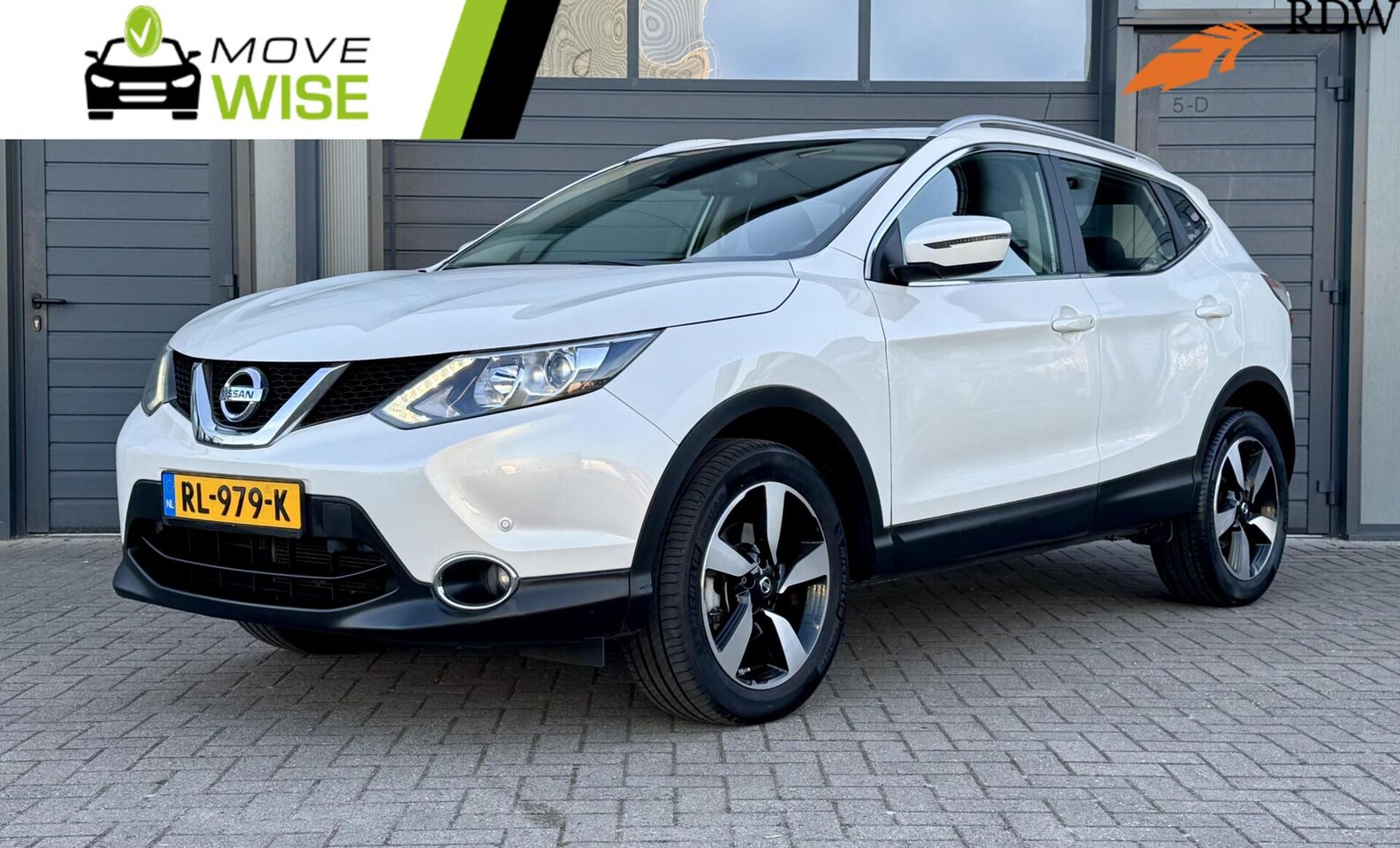 Nissan Qashqai - 1.2 N-Connecta | LAGE KM | Trekhaak | Camera | Compleet | Hoge Zit | Zeer Net | - AutoWereld.nl