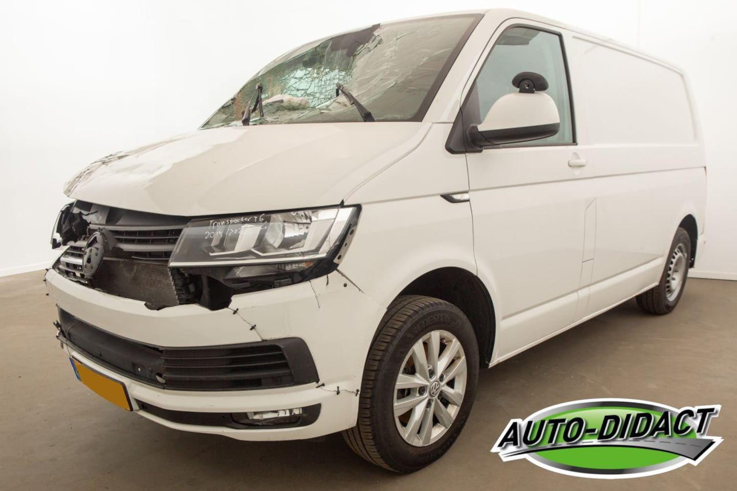 Volkswagen Transporter - 2.0 TDI L1H1 Airco - AutoWereld.nl