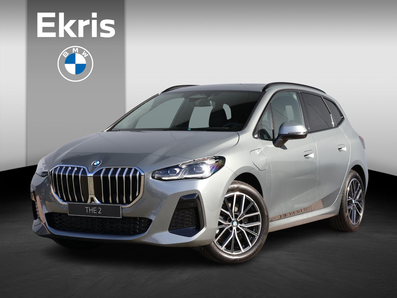 BMW 2-serie Active Tourer - 230e xDrive M Sportpakket | Travel Pack | Innovation Pack | Panoramadak | Trekhaak - AutoWereld.nl