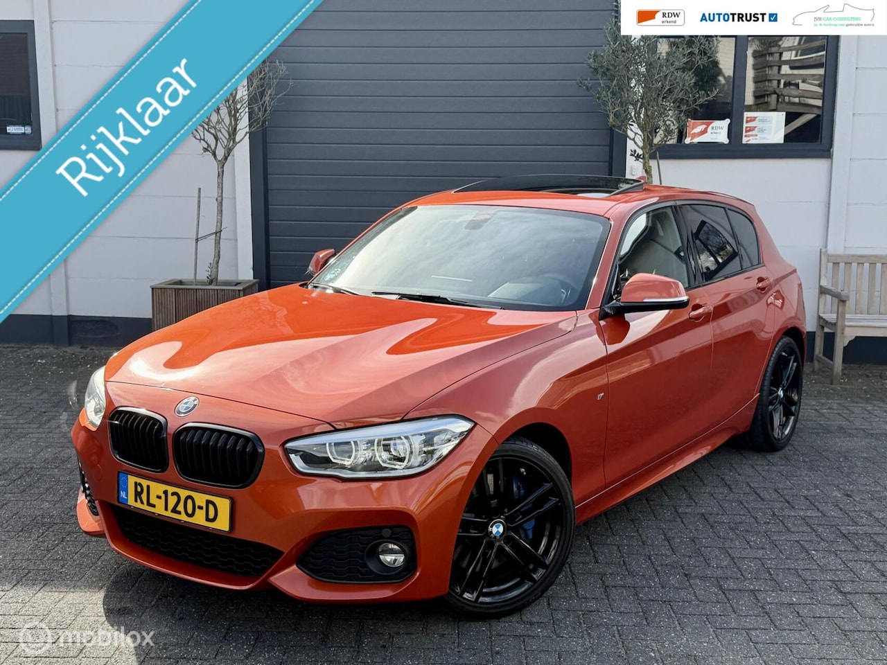 BMW 1-serie - 120i 184pk M Sport|RIJKLAAR|SCHUIFDAK|LEER|DLROH - AutoWereld.nl