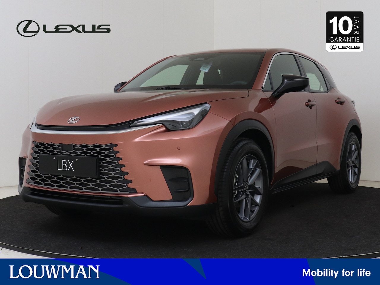 Lexus LBX - 2WD | Stoelverwarming | Parkeersensoren | Apple Carplay & Android Auto | - AutoWereld.nl