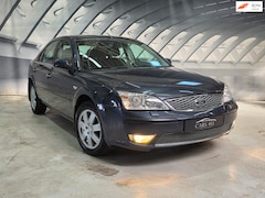 Ford Mondeo - 1.8-16V Platinum