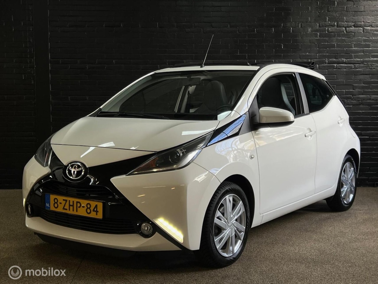 Toyota Aygo - 1.0 VVT-i x-clusiv 1.0 VVT-i x-clusiv - AutoWereld.nl