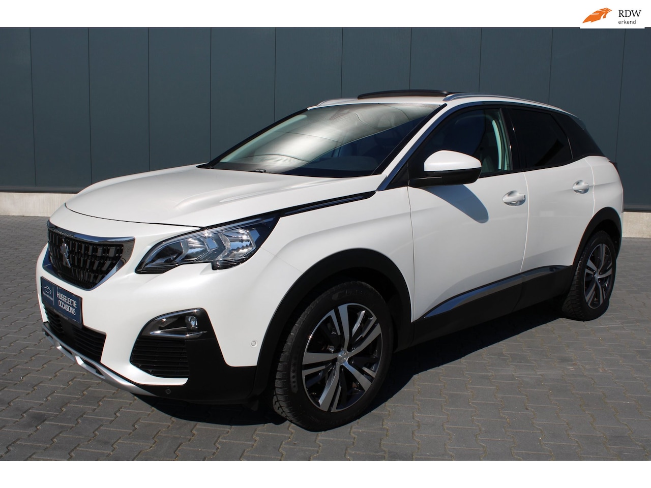 Peugeot 3008 - 1.2 Pure Tech Allure SCHUIFDAK TREKHAAK - AutoWereld.nl