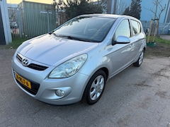 Hyundai i20 - 1.2i i-Catcher |5D |Airco |Nap |Nwe APK