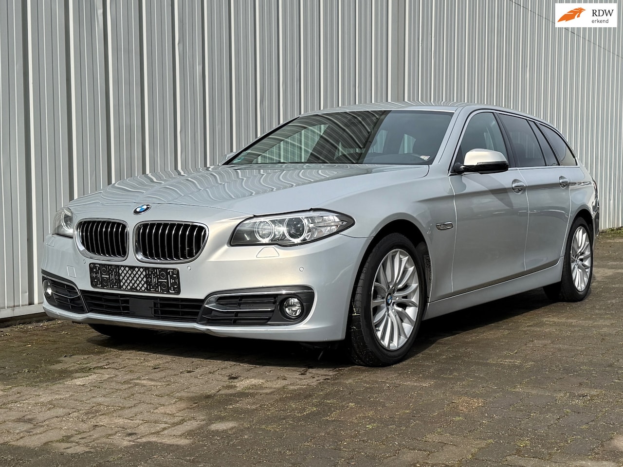 BMW 5-serie Touring - 518d Touring Luxury line H&K AHK ACC 8x LMF - AutoWereld.nl