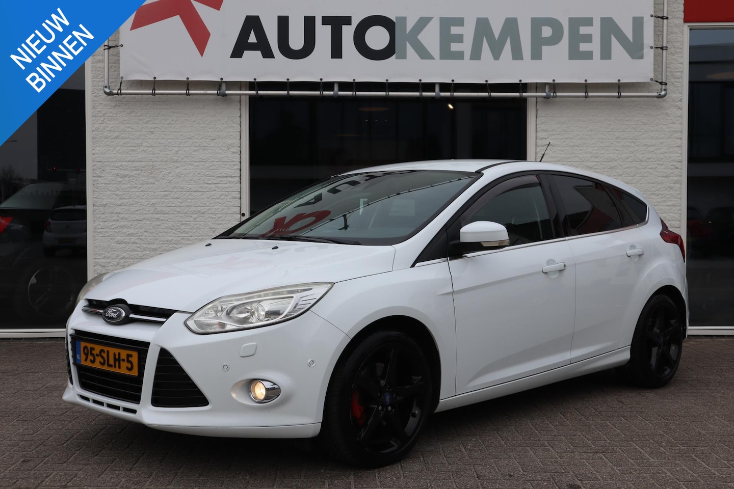 Ford Focus - 1.6 EcoBoost TITANIUM 180 PK|LEDEREN RS STOELEN|STOELVERWARMING|RIEM RECENT VERVANGEN - AutoWereld.nl
