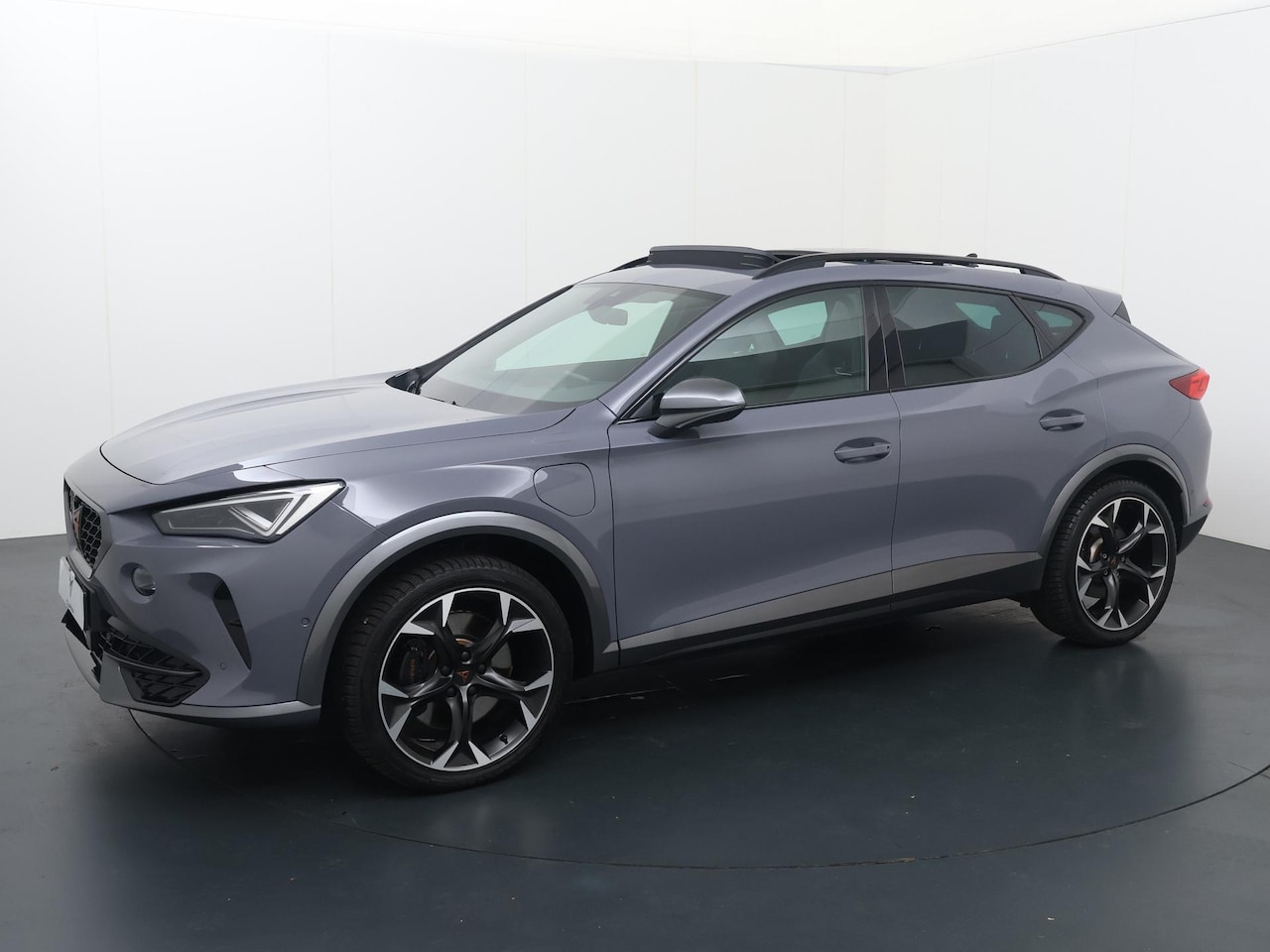 CUPRA Formentor - 1.4 e-Hybrid VZ Copper Edition | 245 PK | SoH 97% | Trekhaak | Panoramadak | Lederen bekle - AutoWereld.nl