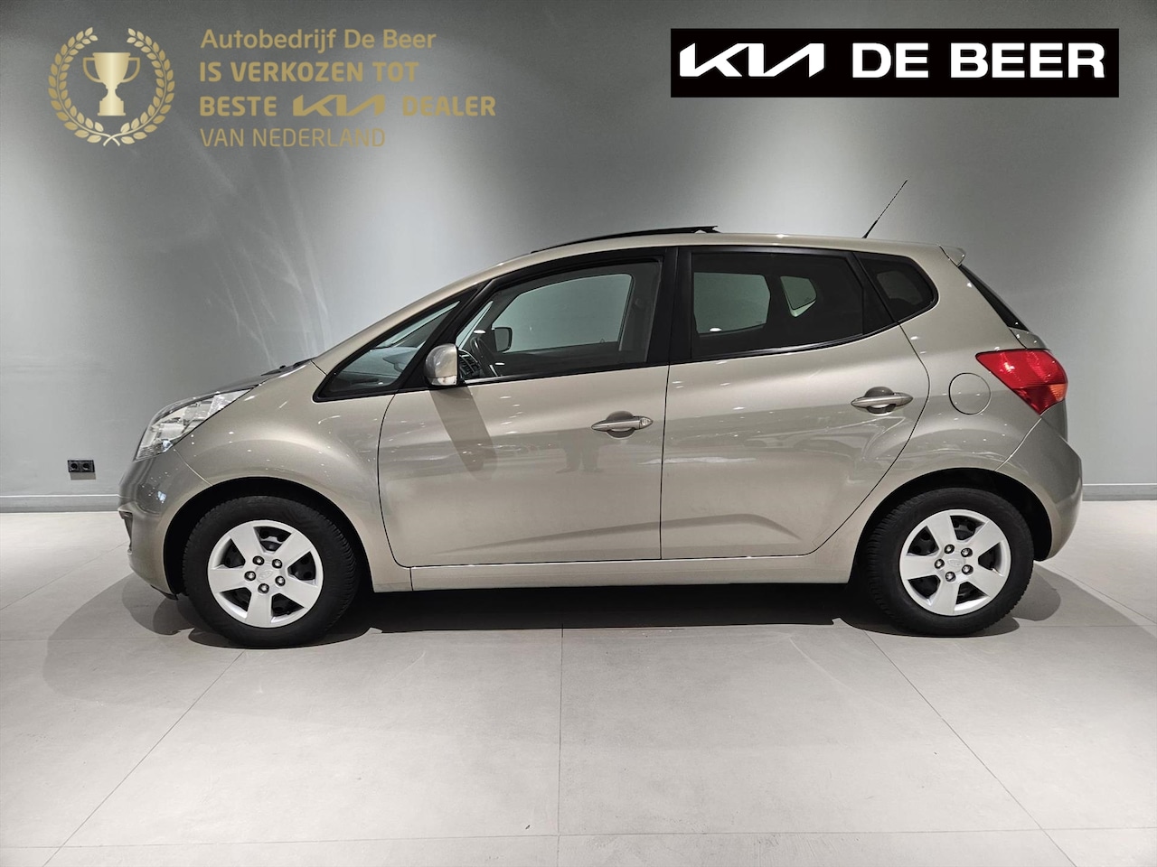 Kia Venga - 1.4 CVVT 90pk World Cup Edition Navi/ Clima/ Cruise/ Pano - AutoWereld.nl