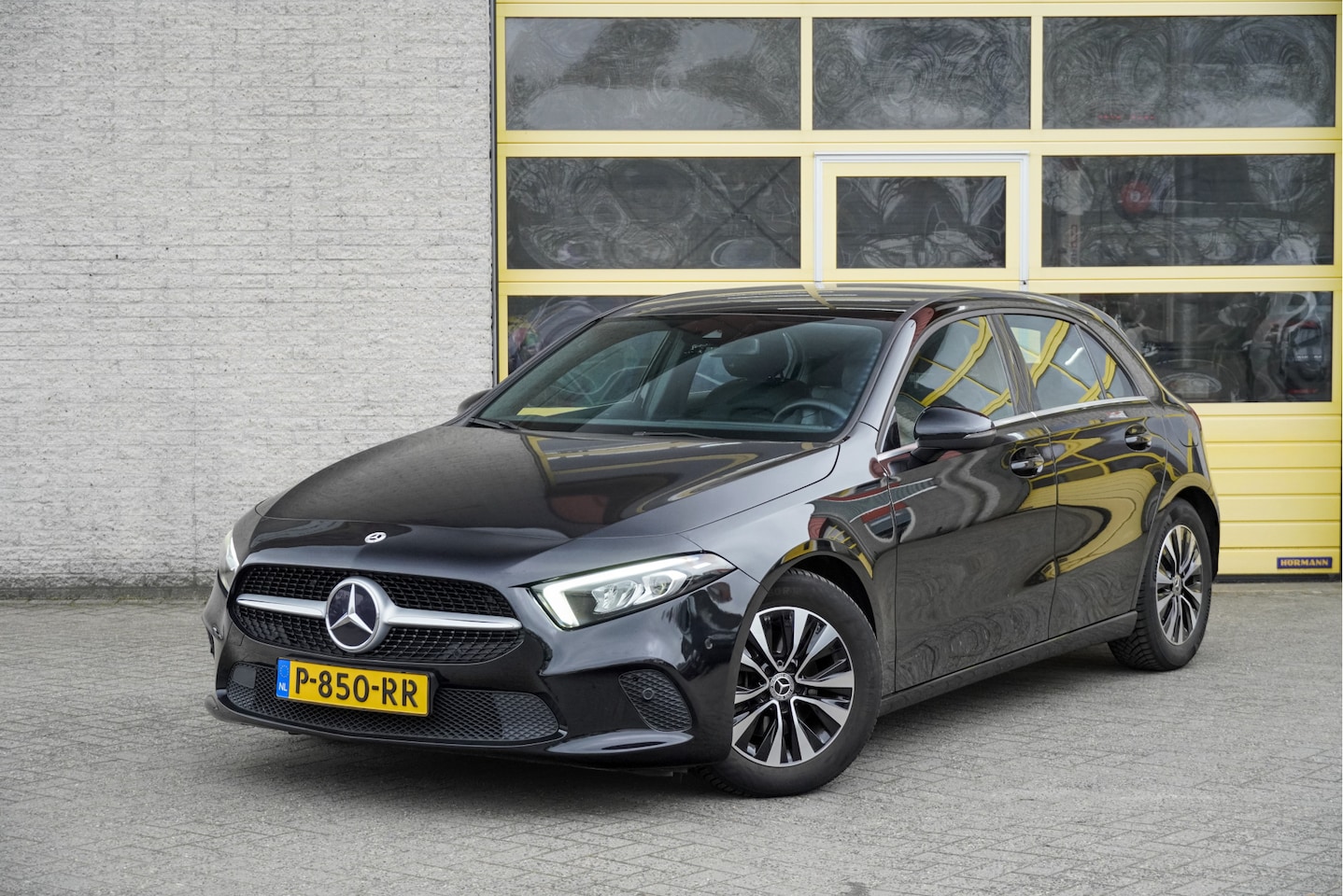 Mercedes-Benz A-klasse - 180 5drs Business Solution BJ2022 Lmv 16" | Led V+A | Pdc | Navi | Achteruitrijcamera | Vi - AutoWereld.nl