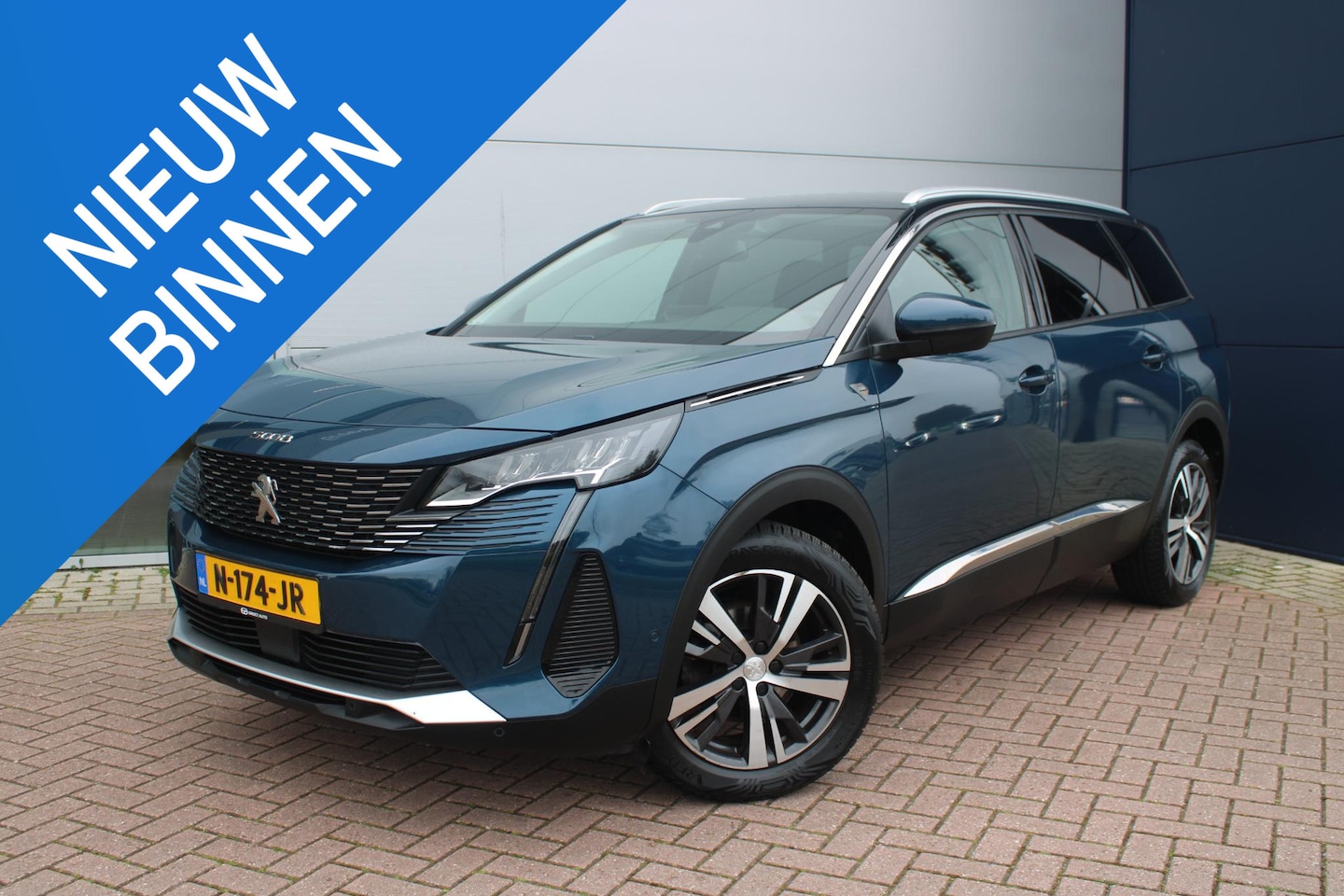 Peugeot 5008 - 1.2 PureTech 130pk Road Trip 7-zits Airco Navi Camera Carplay Nieuwstaat - AutoWereld.nl