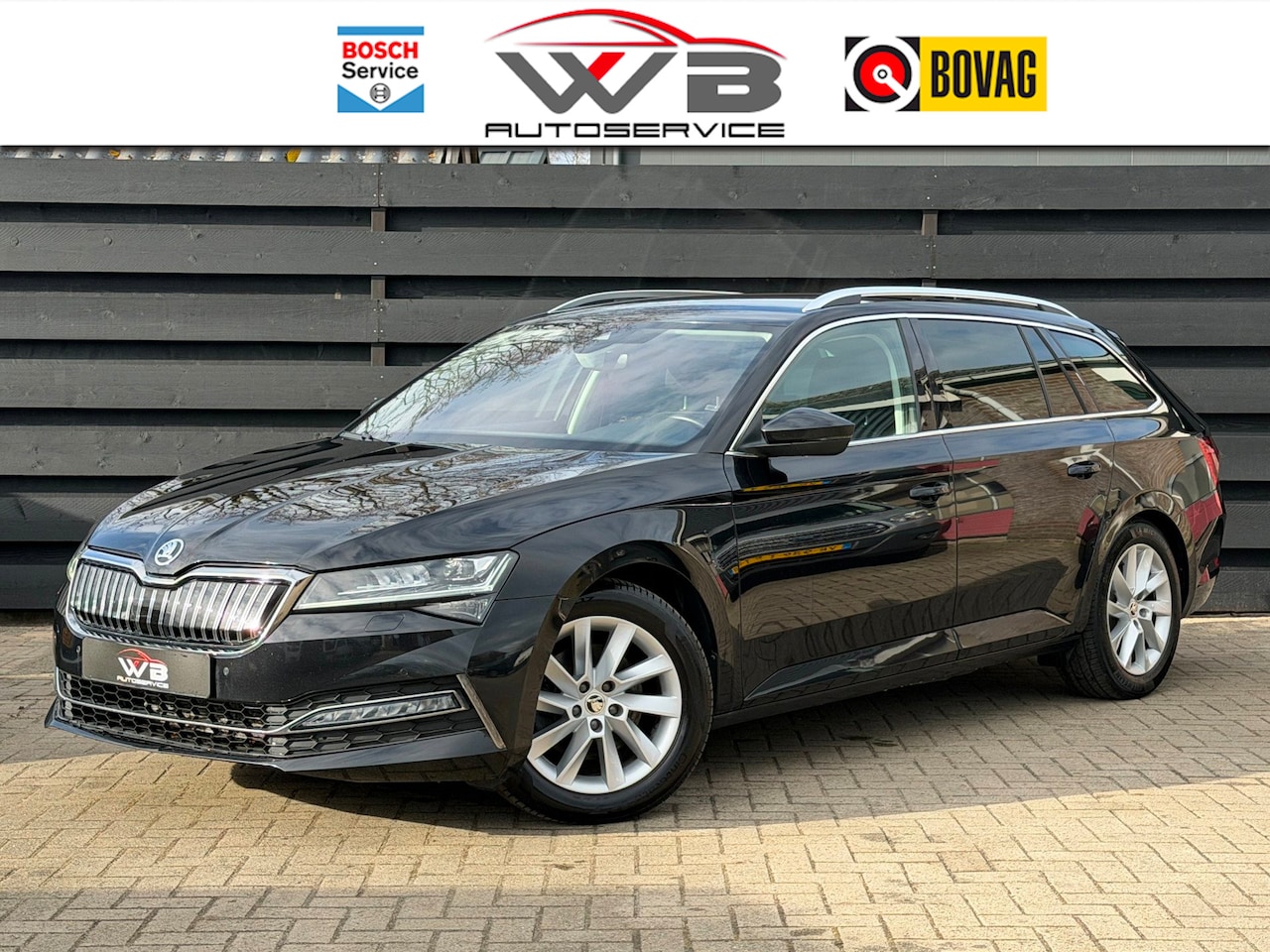 Skoda Superb Combi - 1.4 TSI iV Carplay I ACC I Lane-Assist I Camera - AutoWereld.nl