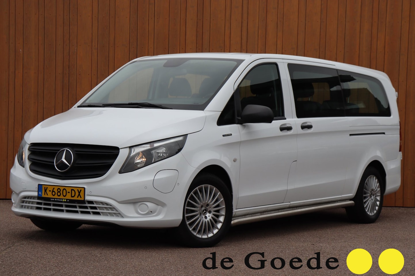 Mercedes-Benz eVito Tourer - PRO L3 90 kWh 350km 9-persoons l-vloerrail el.schuifdeuren snelladen leer+vw 47.940,-incl. - AutoWereld.nl