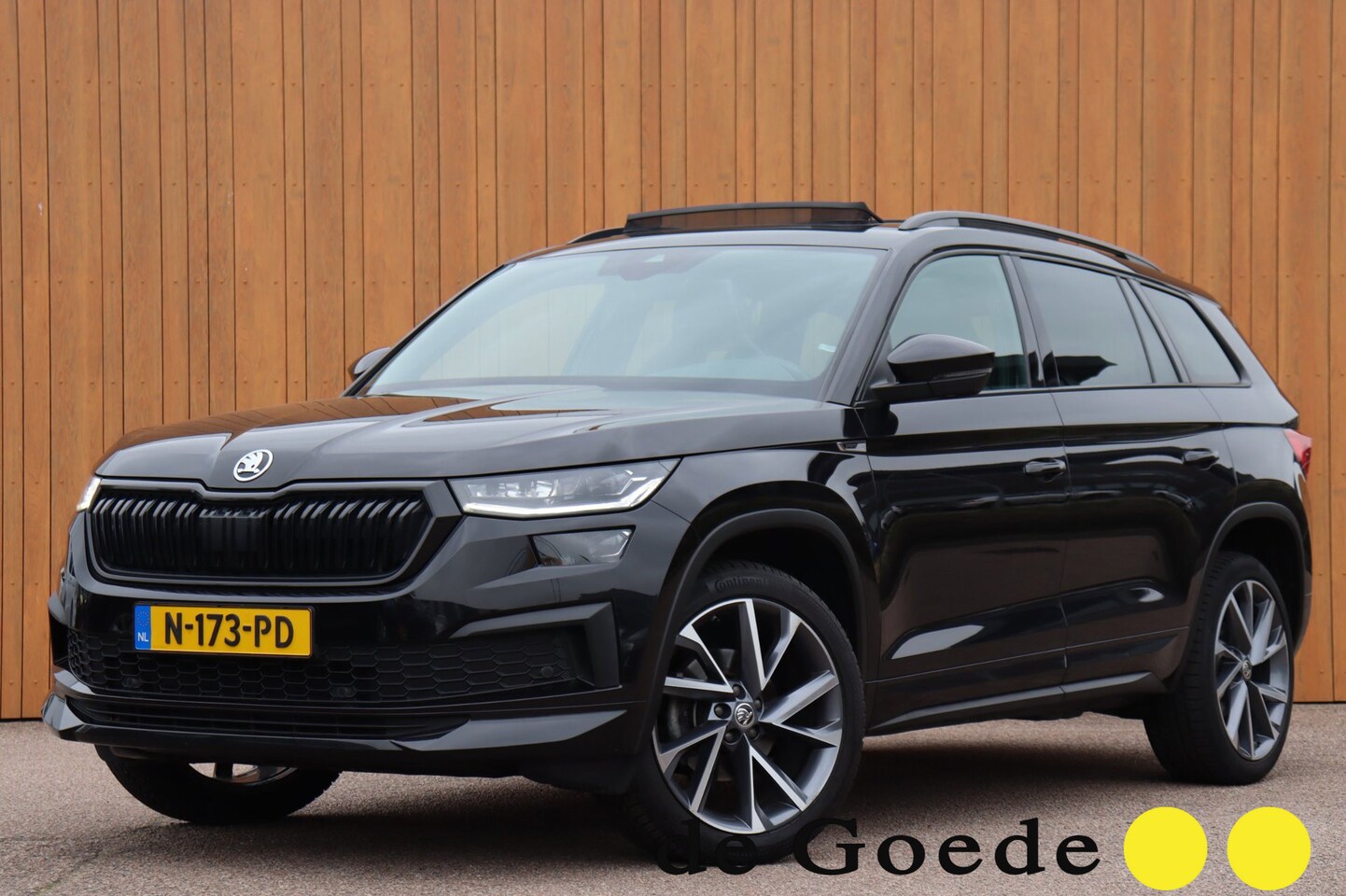Skoda Kodiaq - 1.5 TSI Sportline Business schuifdak stuur+stoelverw. el.klep+trekhaak canton - AutoWereld.nl