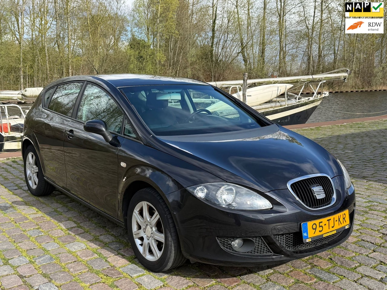 SEAT Leon - 1.6 Businessline airco elektrische ramen cruis control - AutoWereld.nl
