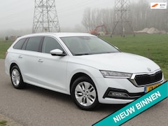 Skoda Octavia Combi - 1.0TSI Business Edition Full LED I NAVIG I CAMERA I TREKHAAK