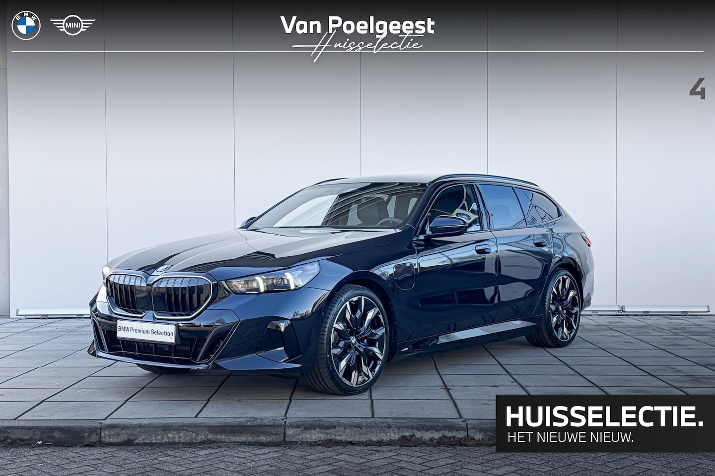 BMW 5-serie Touring - 530e xDrive M-Sport Pro / Glazendak / 21inch / Driving assistant prof / Trekhaak / Carbon - AutoWereld.nl