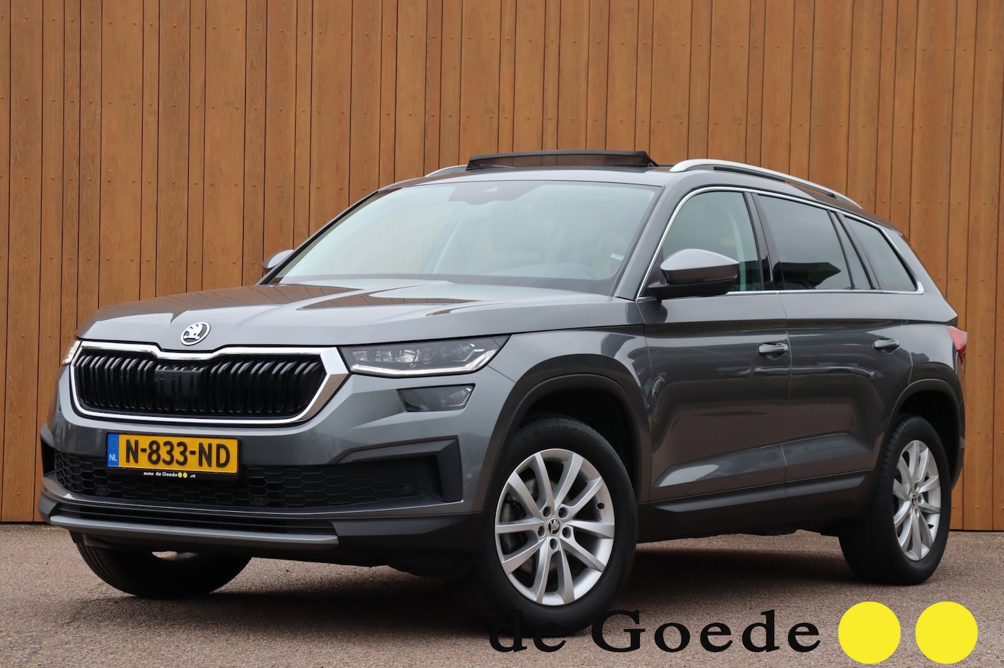 Skoda Kodiaq - 1.5 TSI Business Edition pano-dak el.trekhaak camera nw.model - AutoWereld.nl