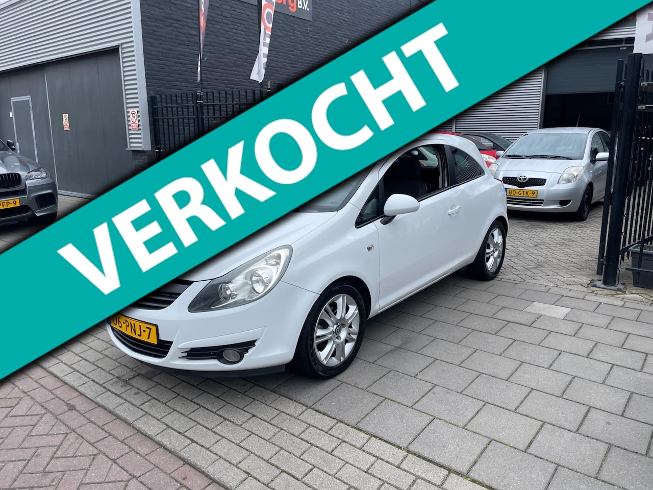 Opel Corsa - 1.4-16V Color Edition 2e Eigenaar! Airco NAP APK 1 Jaar - AutoWereld.nl